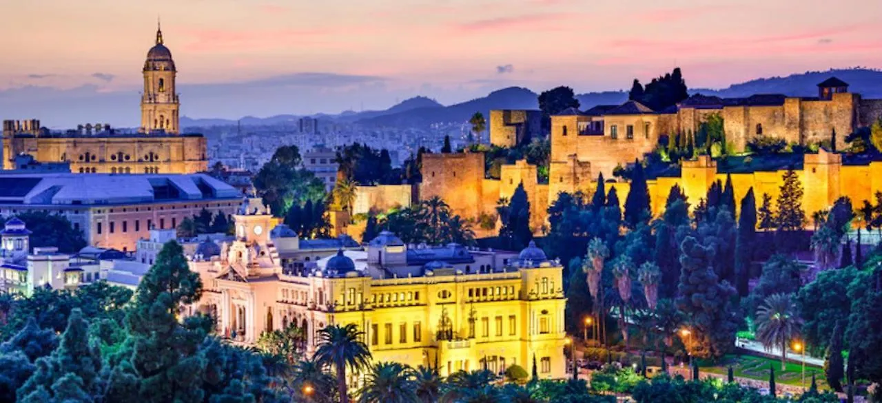 Holidays2Malaga Malagueta Beach Apartment  Malaga
