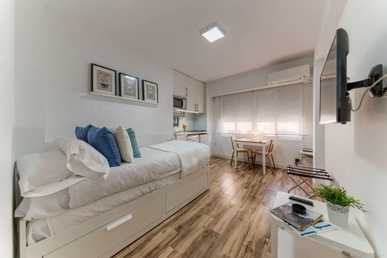 Holidays2Malaga Malagueta Beach Apartment